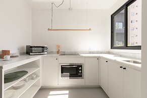 Tabas by Blueground Magdalena Laura