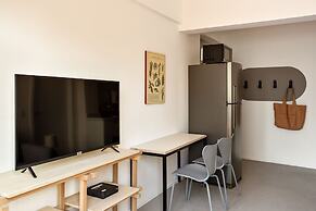 Tabas by Blueground Magdalena Laura