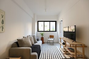 Tabas by Blueground Magdalena Laura