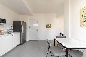 Tabas by Blueground Magdalena Laura