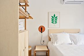 Tabas by Blueground Magdalena Laura