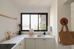 Tabas by Blueground Magdalena Laura