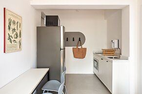 Tabas by Blueground Magdalena Laura