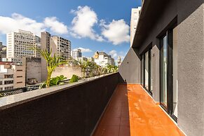 Tabas by Blueground Magdalena Laura