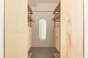 Tabas by Blueground Magdalena Laura