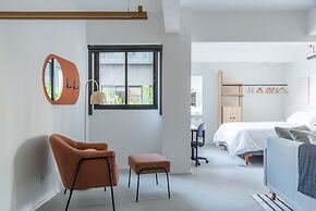 Tabas by Blueground Magdalena Laura