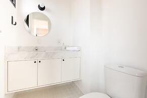 Tabas by Blueground Magdalena Laura