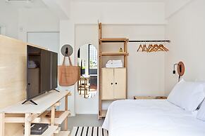 Tabas by Blueground Magdalena Laura