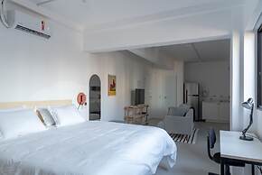 Tabas by Blueground Magdalena Laura