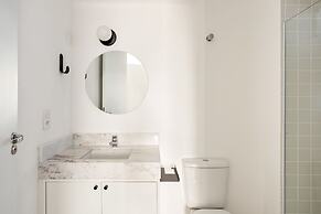 Tabas by Blueground Magdalena Laura