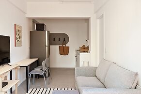 Tabas by Blueground Magdalena Laura