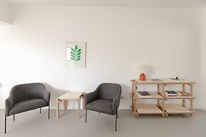 Tabas by Blueground Magdalena Laura