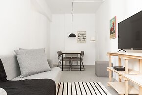 Tabas by Blueground Magdalena Laura