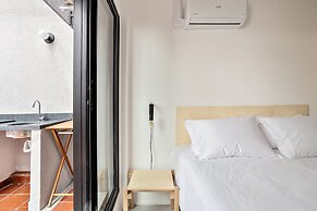 Tabas by Blueground Magdalena Laura