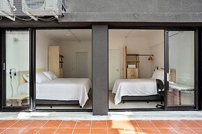 Tabas by Blueground Magdalena Laura