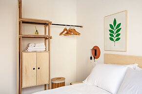 Tabas by Blueground Magdalena Laura