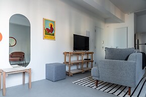 Tabas by Blueground Magdalena Laura