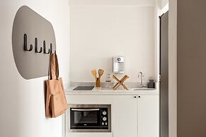 Tabas by Blueground Magdalena Laura