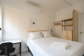 Tabas by Blueground Magdalena Laura