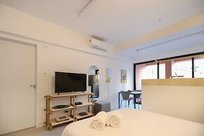 Tabas by Blueground Magdalena Laura