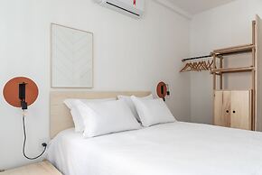 Tabas by Blueground Magdalena Laura