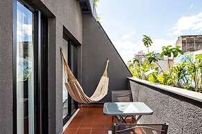 Tabas by Blueground Magdalena Laura