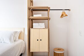 Tabas by Blueground Magdalena Laura