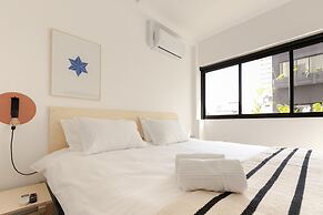 Tabas by Blueground Magdalena Laura