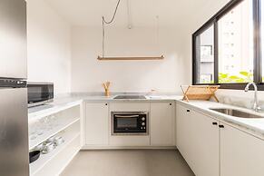 Tabas by Blueground Magdalena Laura