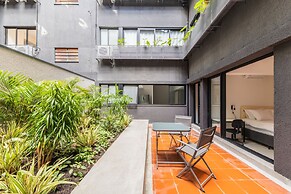 Tabas by Blueground Magdalena Laura