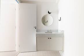 Tabas by Blueground Magdalena Laura