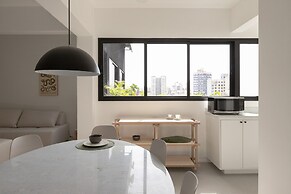 Tabas by Blueground Magdalena Laura