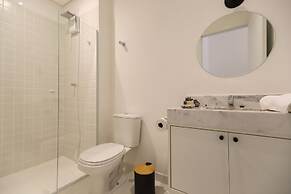 Tabas by Blueground Magdalena Laura