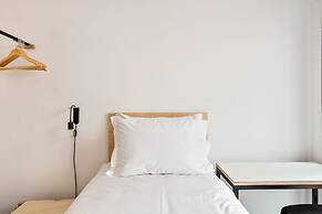 Tabas by Blueground Magdalena Laura