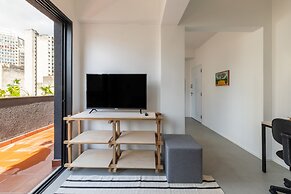 Tabas by Blueground Magdalena Laura