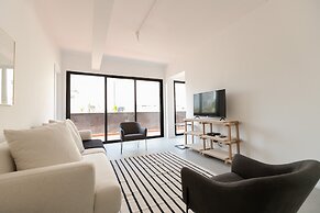 Tabas by Blueground Magdalena Laura