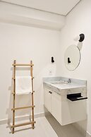 Tabas by Blueground Magdalena Laura