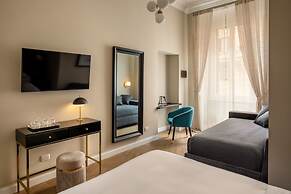 Porta Castello Suites