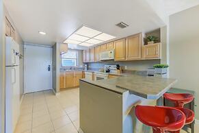 Bayshore Yacht & Tennis 216