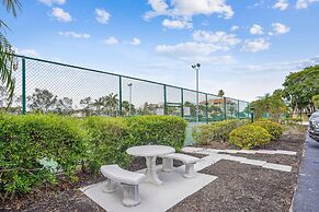 Bayshore Yacht & Tennis 216