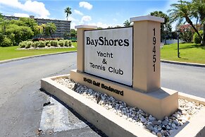Bayshore Yacht & Tennis 216