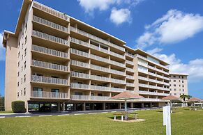 Bayshore Yacht & Tennis 216