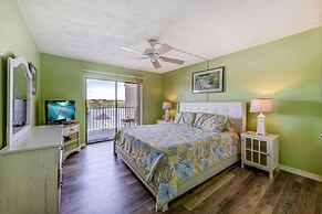 Bayshore Yacht & Tennis 216