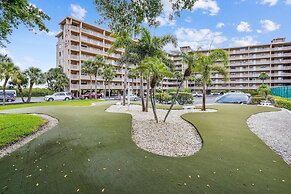 Bayshore Yacht & Tennis 314