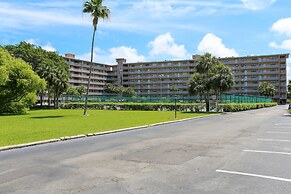 Bayshore Yacht & Tennis 314