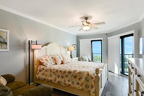 Land's End 10-302 Beach Front - Premier