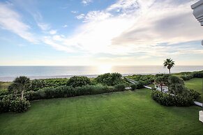 Land's End 10-302 Beach Front - Premier