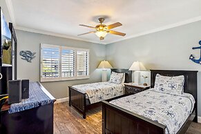 Land's End 10-302 Beach Front - Premier