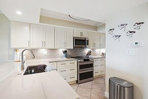 Land's End 10-304 Beach Front - Premier