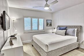 Land's End 11-203 Beach Front - Premier